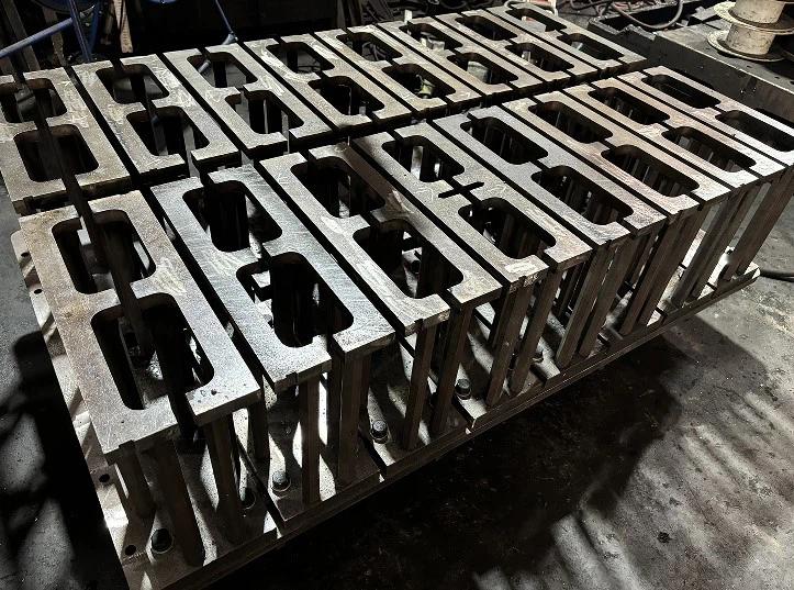 ​Mga Pangunahing Salik na Nakakaapekto sa Kalidad sa Hollow Block Molding Production